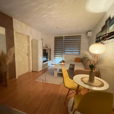 Apartman Royal 1 Doboj Exteriör bild