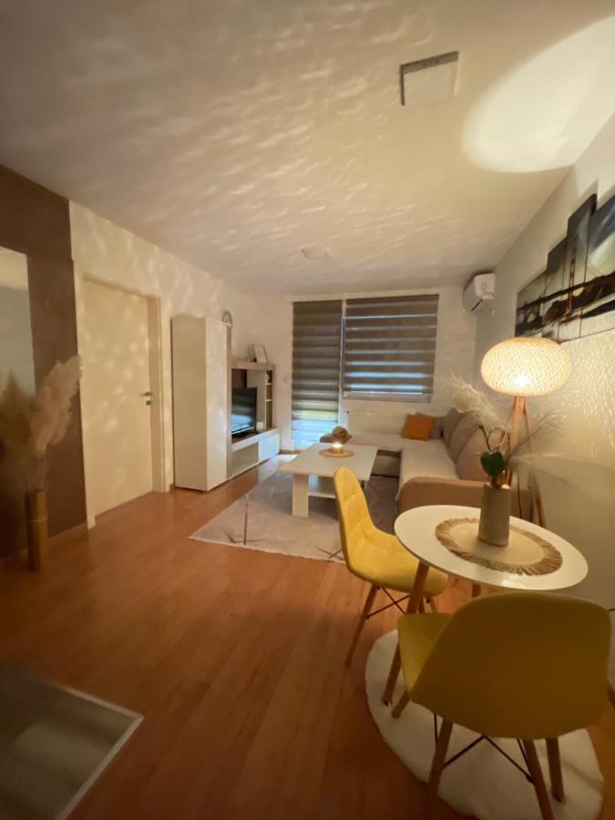 Apartman Royal 1 Doboj Exteriör bild