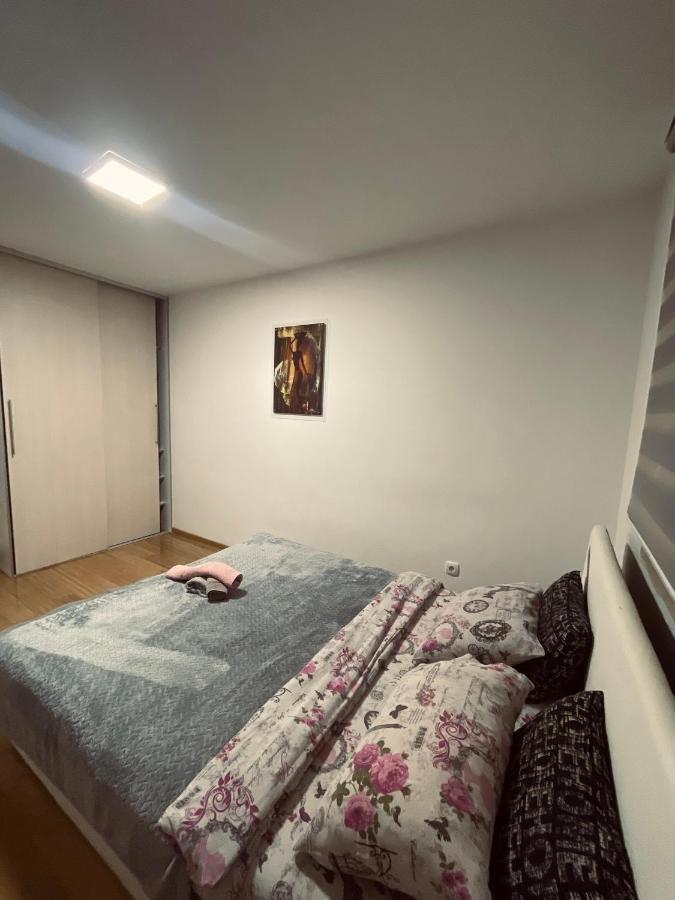 Apartman Royal 1 Doboj Exteriör bild
