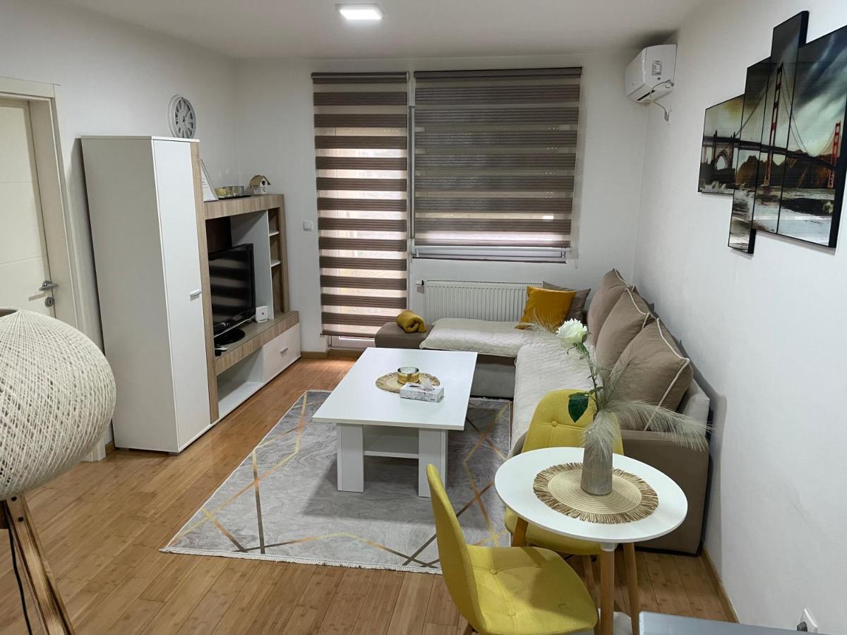 Apartman Royal 1 Doboj Exteriör bild